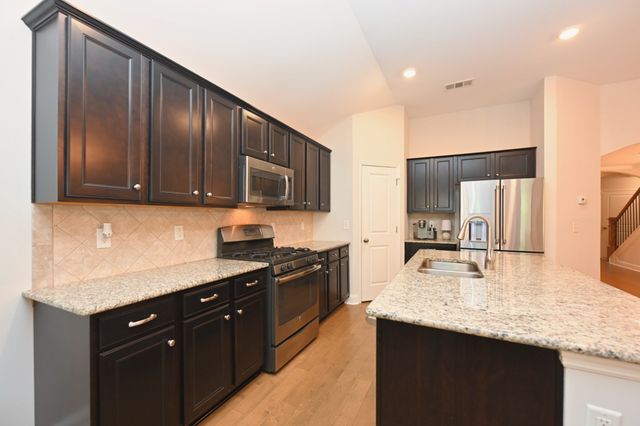 249 Blackthorn Ln, Gallatin, TN 37066