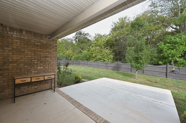 249 Blackthorn Ln, Gallatin, TN 37066