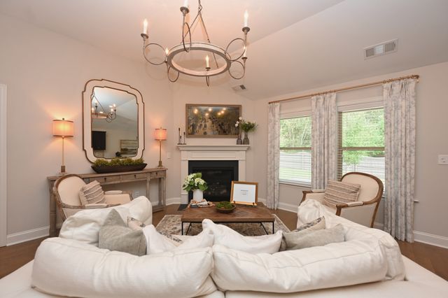 249 Blackthorn Ln, Gallatin, TN 37066