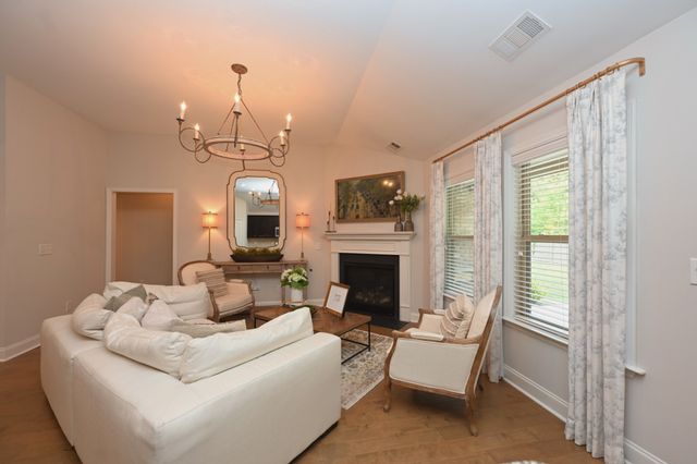 249 Blackthorn Ln, Gallatin, TN 37066