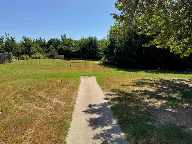 506 S East Dr, Fletcher, OK 73541
