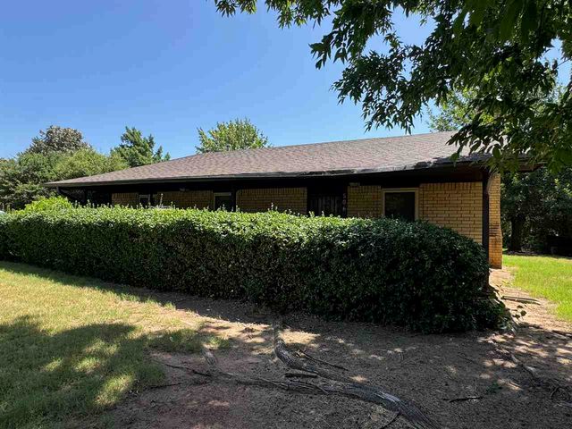 506 S East Dr, Fletcher, OK 73541