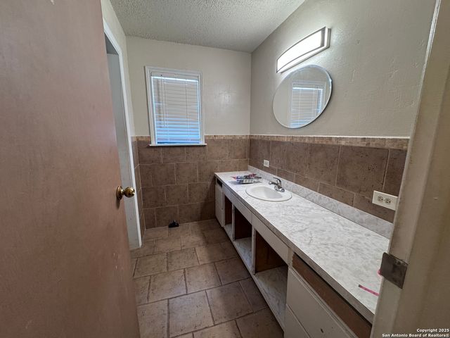 1007 Saldana, San Antonio, TX 78225