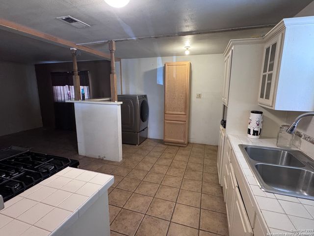 1007 Saldana, San Antonio, TX 78225