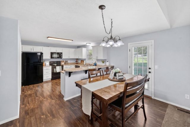 210 Dogwood Street, Sparta, MO 65753
