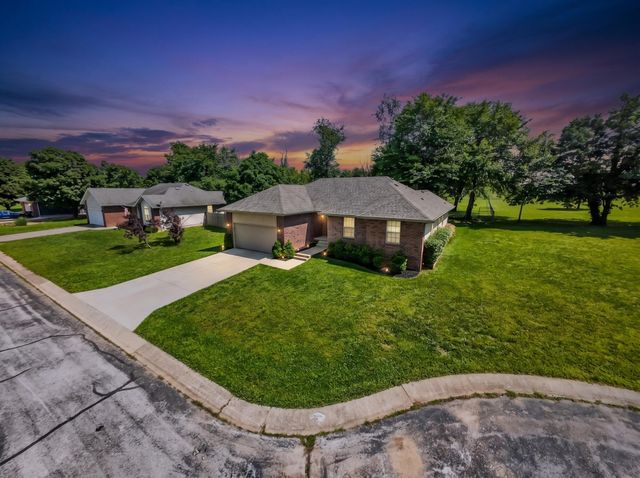 210 Dogwood Street, Sparta, MO 65753