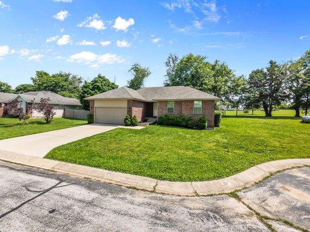 210 Dogwood Street, Sparta, MO 65753