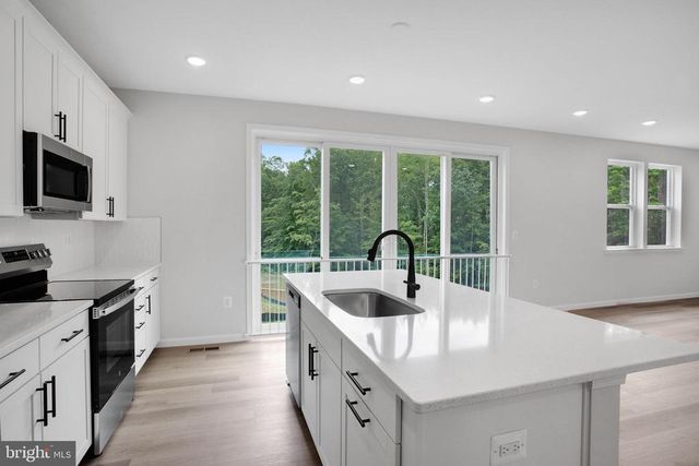 35622 PINE NEEDLE LN, Locust Grove, VA 22508
