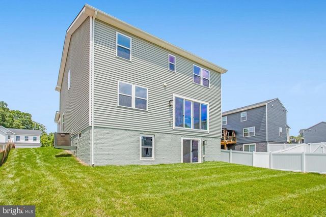 35622 PINE NEEDLE LN, Locust Grove, VA 22508