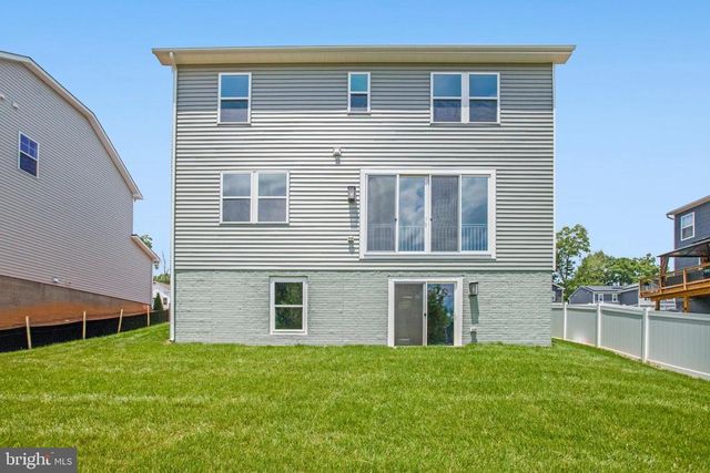 35622 PINE NEEDLE LN, Locust Grove, VA 22508