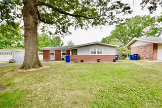 2919 Mid Course Drive, Mehlville, MO 63125