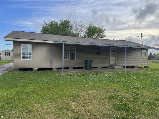 2524 Dolphin Dr Drive, Lake Charles, LA 70605