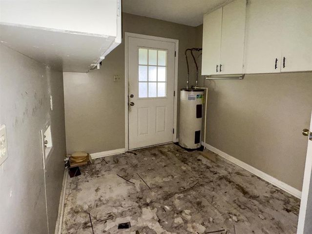 2524 Dolphin Dr Drive, Lake Charles, LA 70605