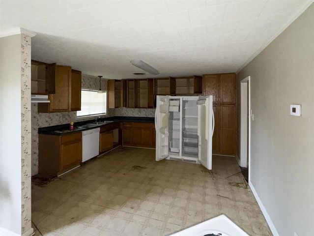 2524 Dolphin Dr Drive, Lake Charles, LA 70605