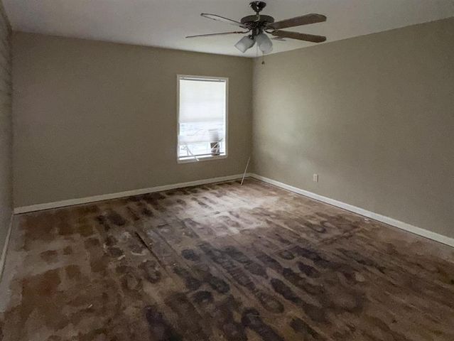 2524 Dolphin Dr Drive, Lake Charles, LA 70605