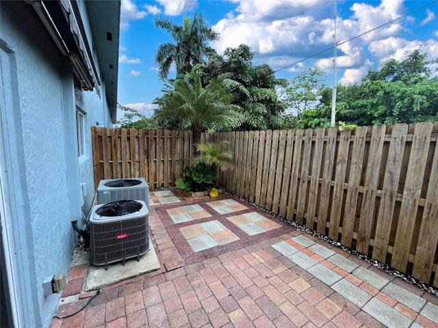 1460 NE 18th Street 104, Fort Lauderdale, FL 33305