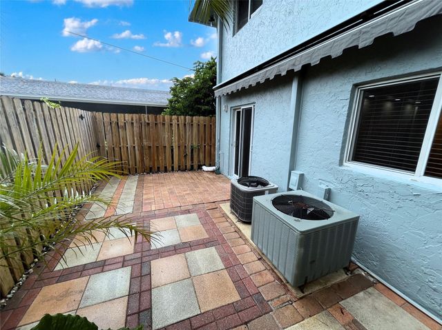 1460 NE 18th Street 104, Fort Lauderdale, FL 33305