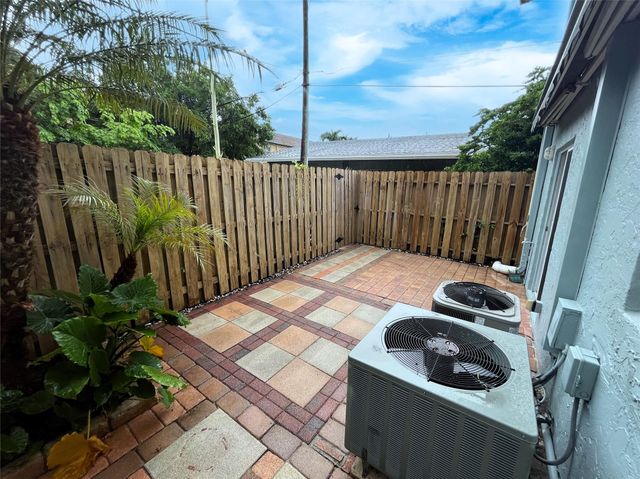 1460 NE 18th Street 104, Fort Lauderdale, FL 33305