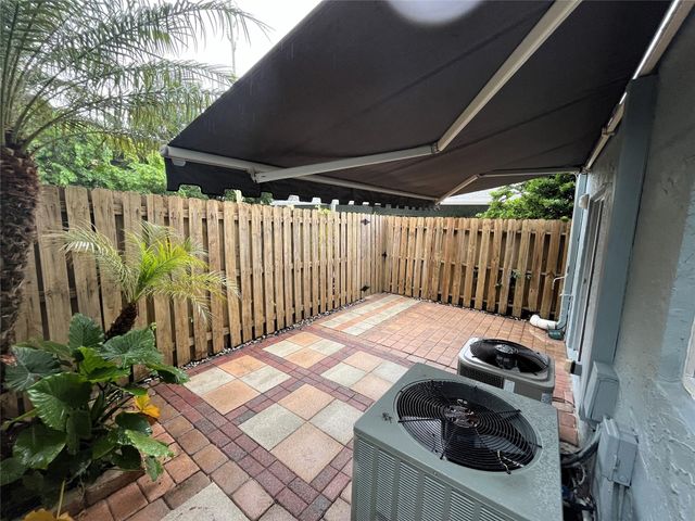 1460 NE 18th Street 104, Fort Lauderdale, FL 33305
