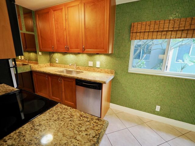 1460 NE 18th Street 104, Fort Lauderdale, FL 33305