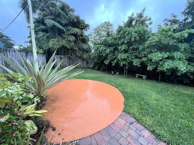 1460 NE 18th Street 104, Fort Lauderdale, FL 33305