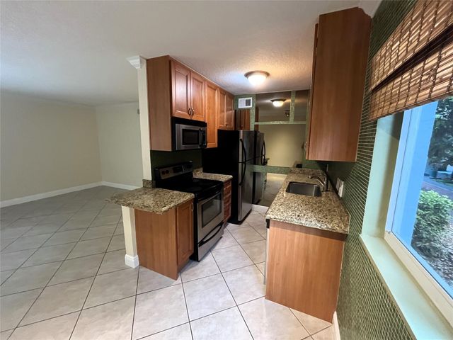 1460 NE 18th Street 104, Fort Lauderdale, FL 33305