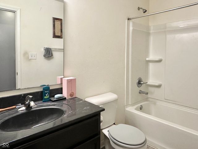 2698 Cabin Hill Road, Indianapolis, IN 46229