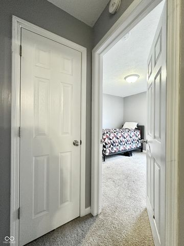 2698 Cabin Hill Road, Indianapolis, IN 46229