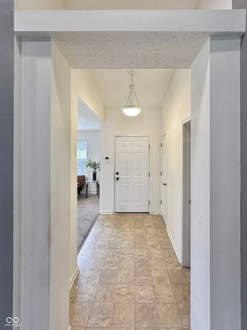 2698 Cabin Hill Road, Indianapolis, IN 46229