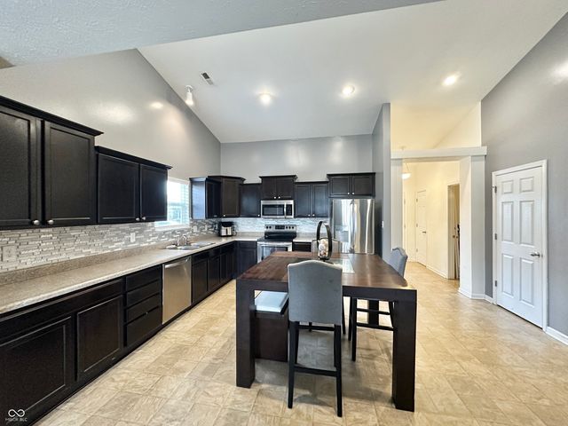 2698 Cabin Hill Road, Indianapolis, IN 46229