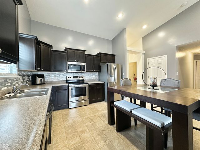 2698 Cabin Hill Road, Indianapolis, IN 46229