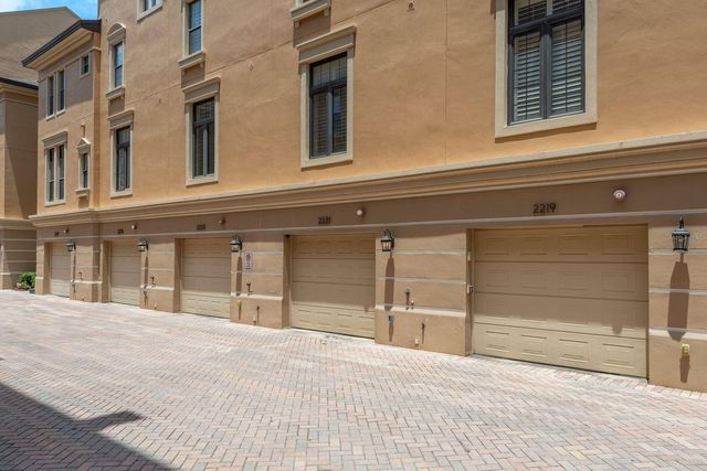 2221 SOHO BAY COURT, Tampa, FL 33606