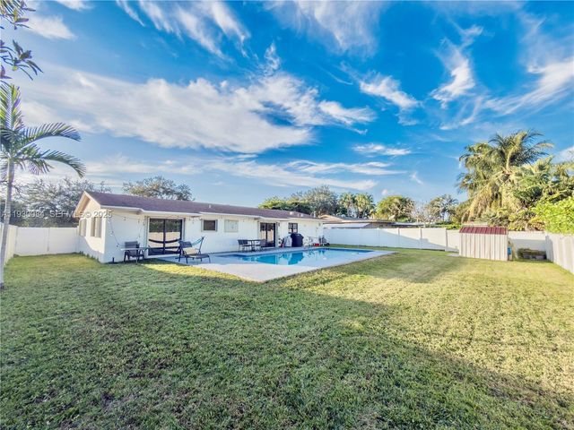 18133 SW 93rd Ave, Palmetto Bay, FL 33157