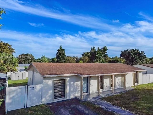 18133 SW 93rd Ave, Palmetto Bay, FL 33157