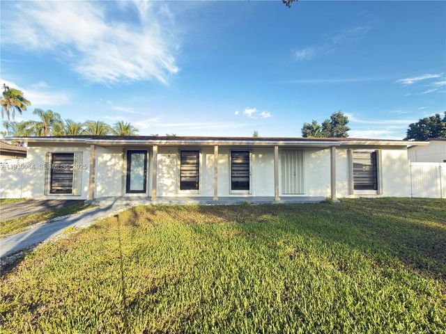 18133 SW 93rd Ave, Palmetto Bay, FL 33157