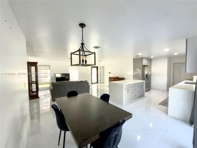 18133 SW 93rd Ave, Palmetto Bay, FL 33157