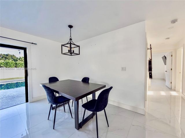 18133 SW 93rd Ave, Palmetto Bay, FL 33157