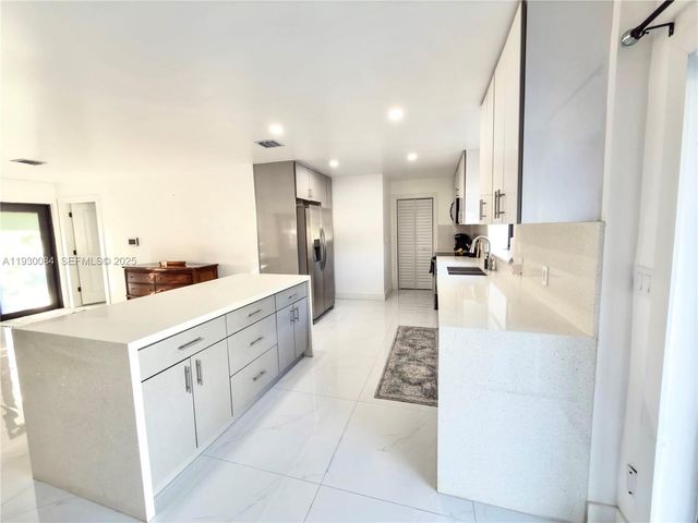 18133 SW 93rd Ave, Palmetto Bay, FL 33157