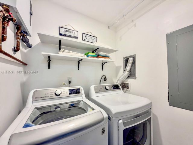 18133 SW 93rd Ave, Palmetto Bay, FL 33157