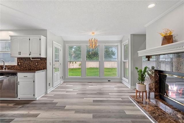1361 S Hunter Drive, Olathe, KS 66062