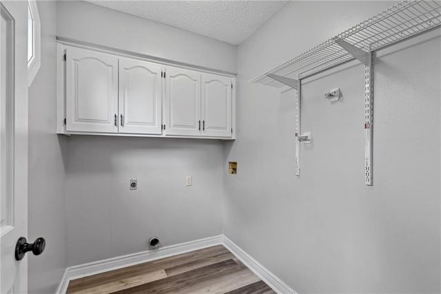 1361 S Hunter Drive, Olathe, KS 66062