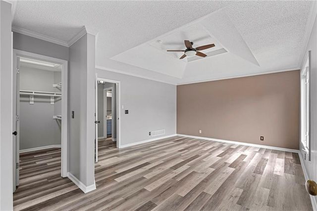 1361 S Hunter Drive, Olathe, KS 66062