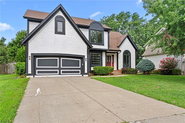 1361 S Hunter Drive, Olathe, KS 66062