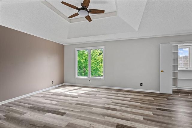 1361 S Hunter Drive, Olathe, KS 66062