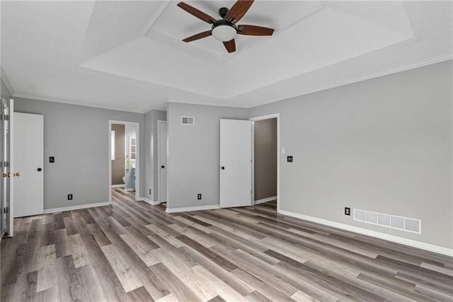 1361 S Hunter Drive, Olathe, KS 66062