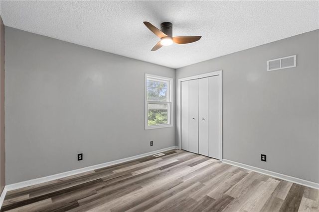 1361 S Hunter Drive, Olathe, KS 66062