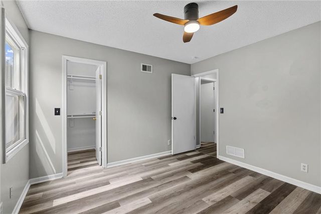 1361 S Hunter Drive, Olathe, KS 66062