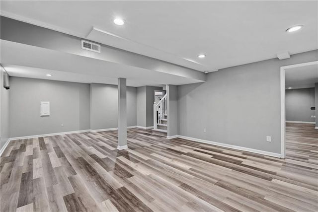 1361 S Hunter Drive, Olathe, KS 66062