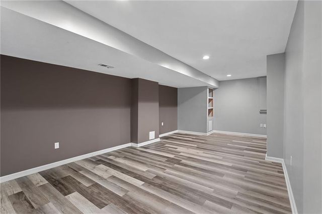 1361 S Hunter Drive, Olathe, KS 66062