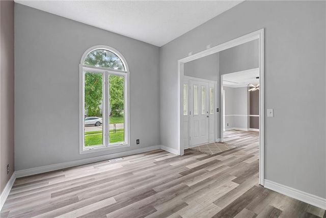 1361 S Hunter Drive, Olathe, KS 66062
